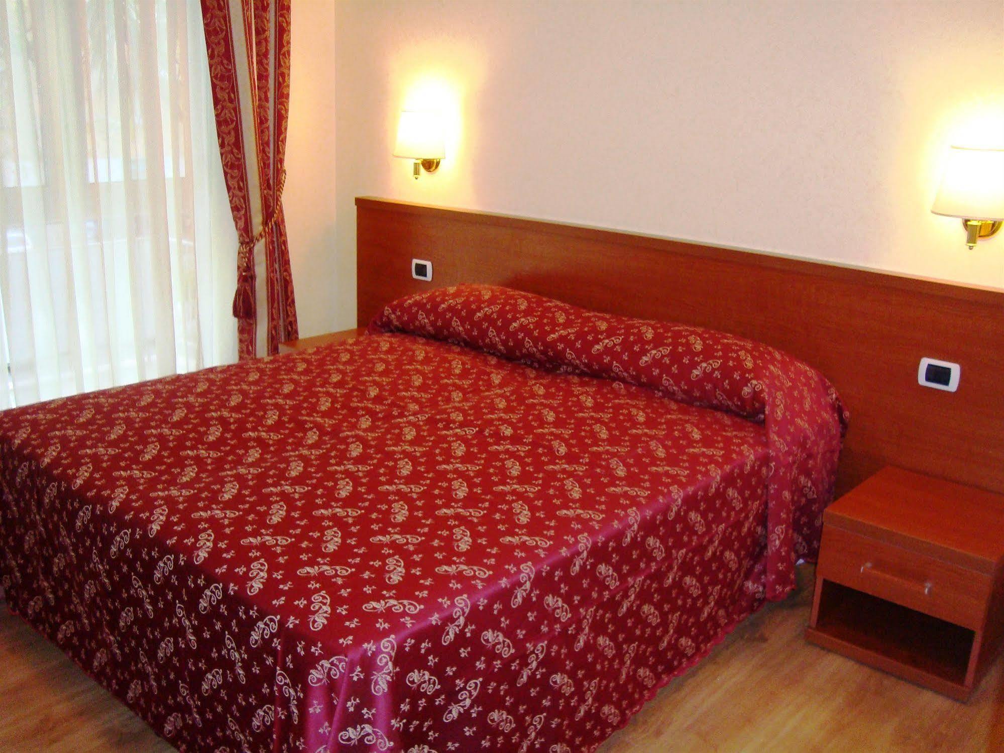 Residenza Fermi Hotel Rome Bagian luar foto
